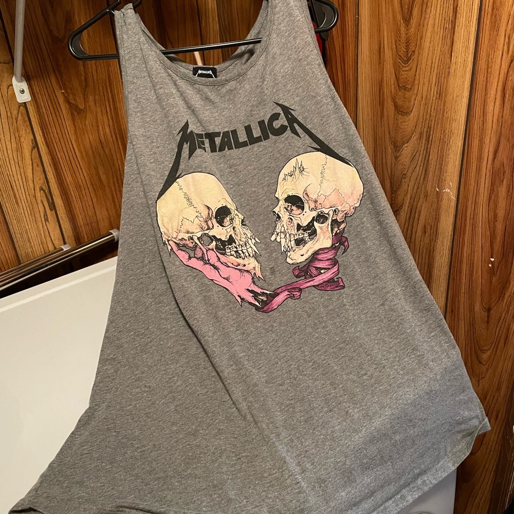 Metallica tank